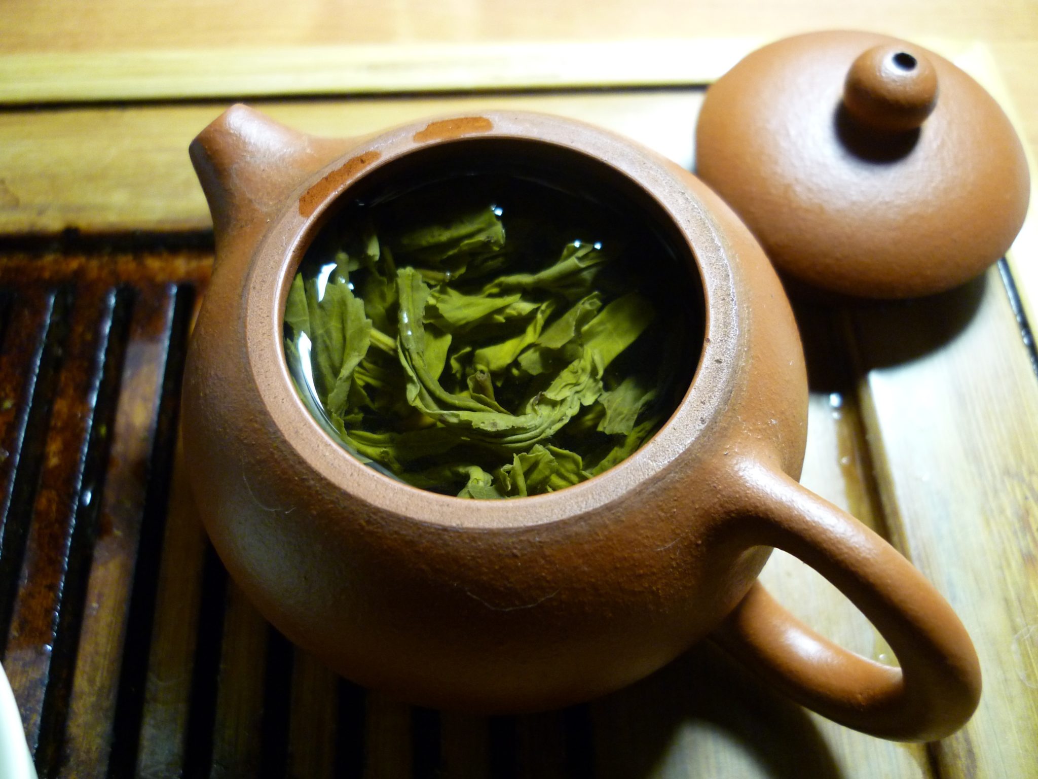 Как заваривать пуэр в домашних условиях. Зеленый чай. Заварка чая. Зеленый чай заварка. Китайский чай.