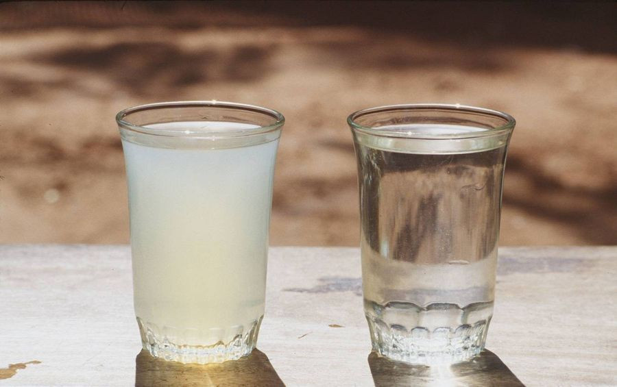 Разница между мутным и прозрачным напитком