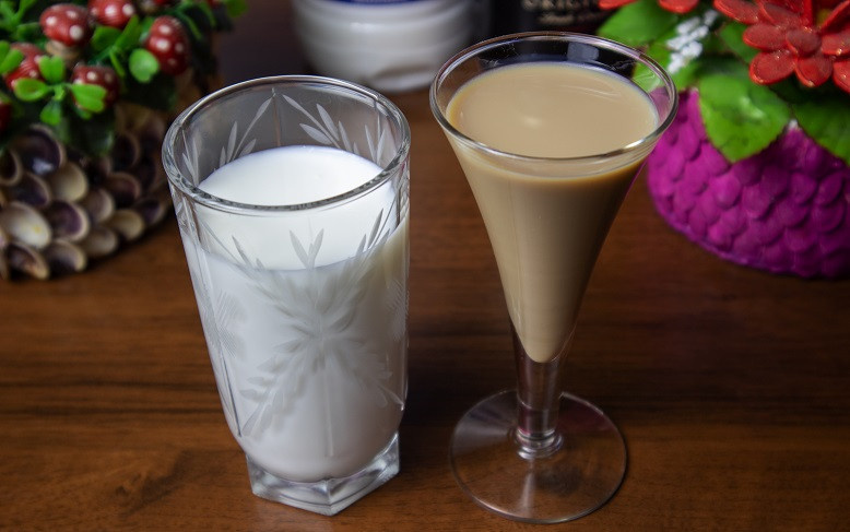 фото сливочного ликера с молоком