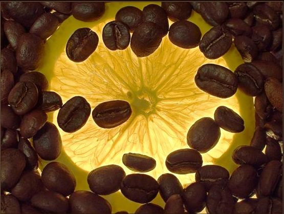 Преимущества употребления кофе с лимоном