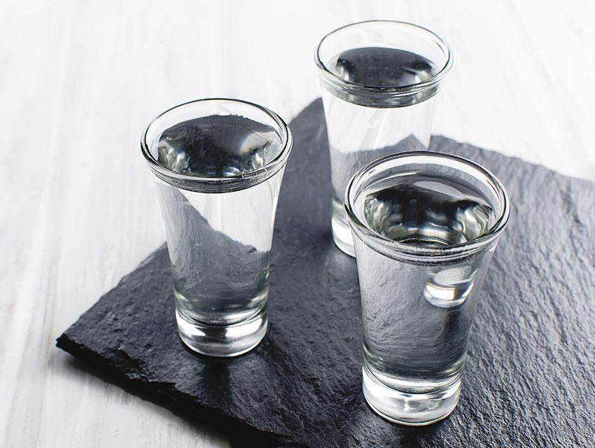 Водка в стаканах