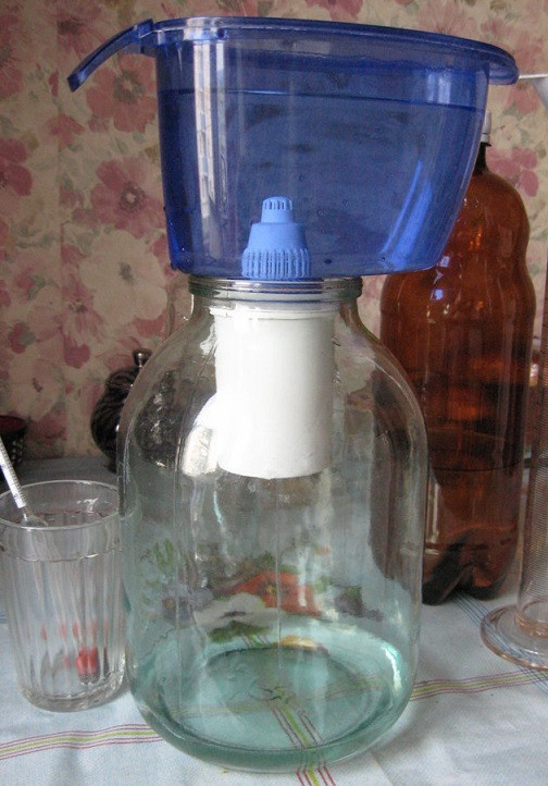 фото очистка водки фильтром для воды