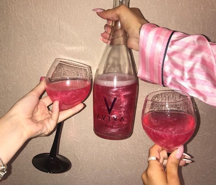 игристое розовое шампанское фото