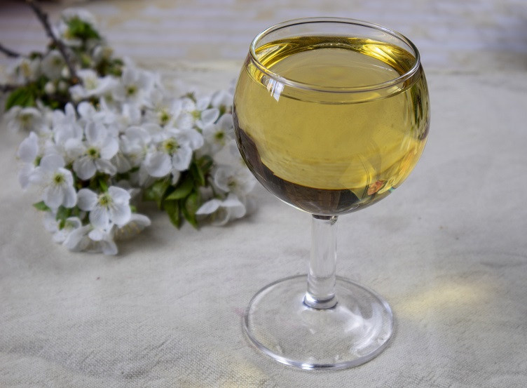 домашнее вино из цветов сирени фото