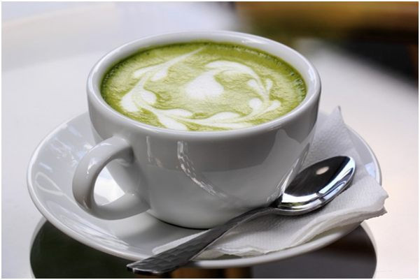 зеленый чай с молоком